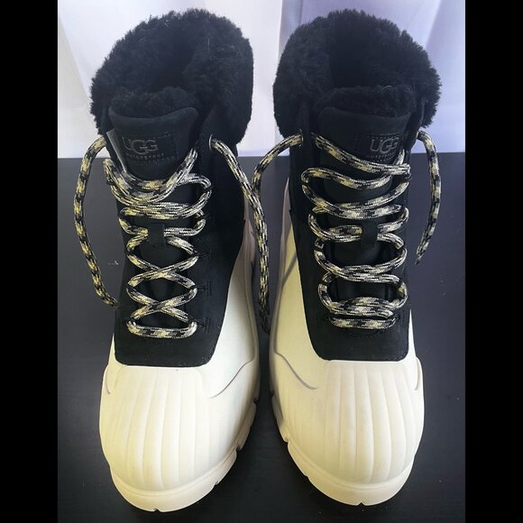 UGG Adiroam Hiker waterproof snow/rain boot (Men's 8.5; women's size 11) - Picture 5 of 10